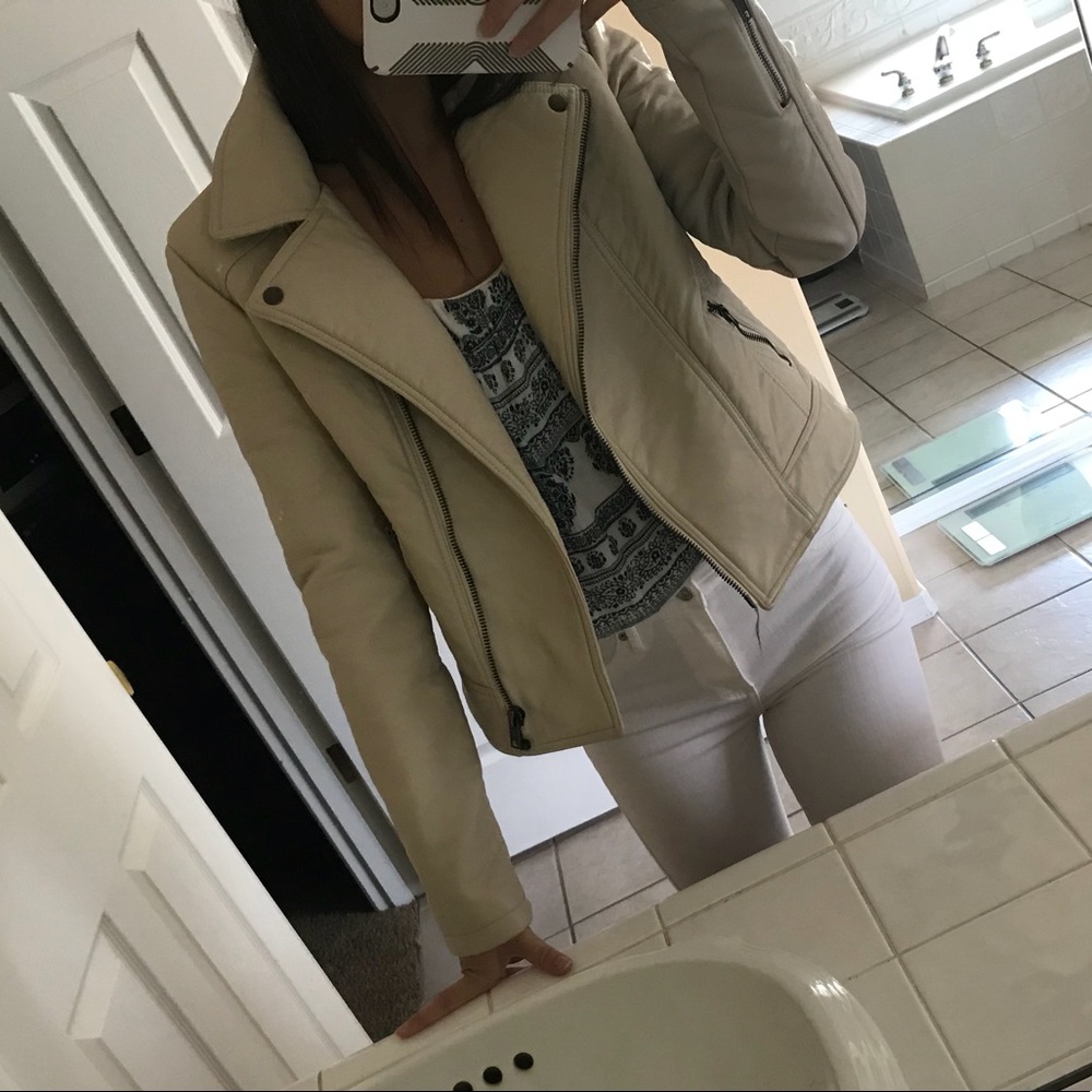 Nude leather jacket. Comes with fur piece